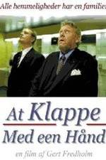 Watch At klappe med een hnd Freemovieswatch